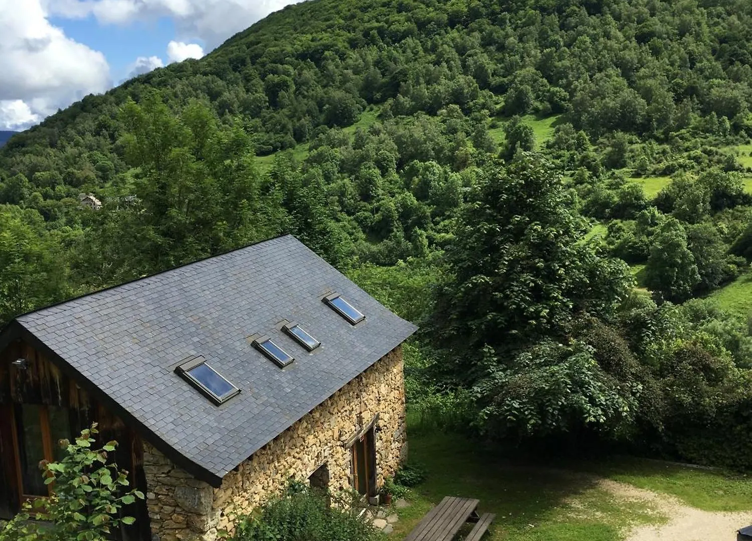 La Montana Villa Seix